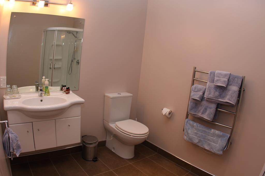 Richmond Farm Lodge New Plymouth Room photo
