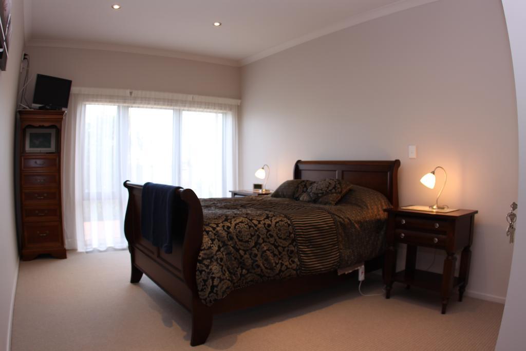 Richmond Farm Lodge New Plymouth Room photo